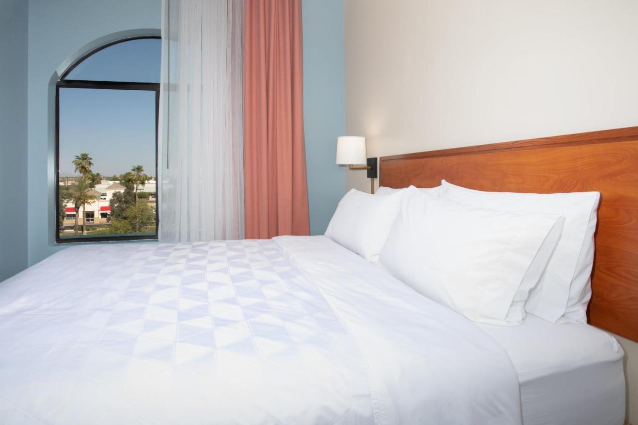 Holiday Inn & Suites Goodyear - West Phoenix Area By Ihg Εξωτερικό φωτογραφία